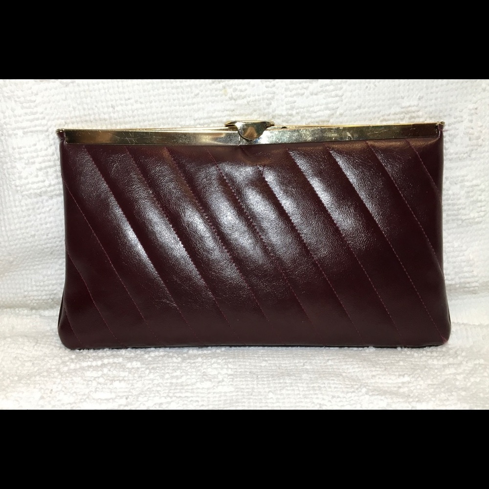 Vintage Clutch w/Hideaway Chain - Picture 2 of 7